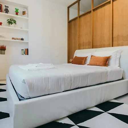 Porta Venezia-exclusive Design Apartment-2 Apartment Milan