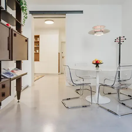 Porta Venezia-exclusive Design Apartment-2 Milan